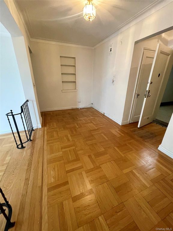 210 Martine Avenue 5D, White Plains, NY 10601 — photo 3