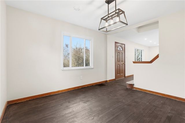 1865 Montour St, Coraopolis, PA 15108