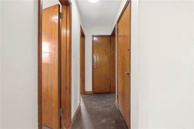 1865 Montour St, Coraopolis, PA 15108