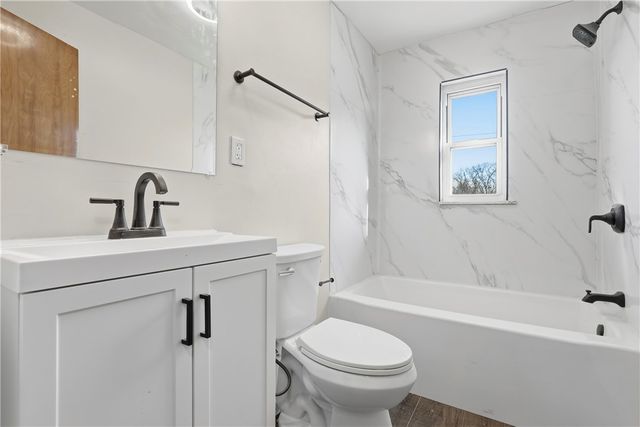 1865 Montour St, Coraopolis, PA 15108