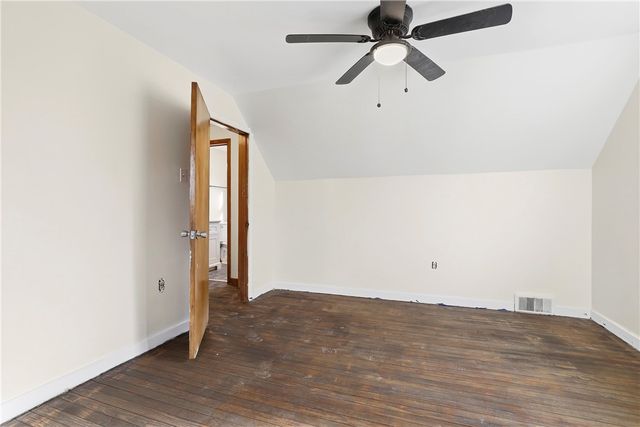 1865 Montour St, Coraopolis, PA 15108