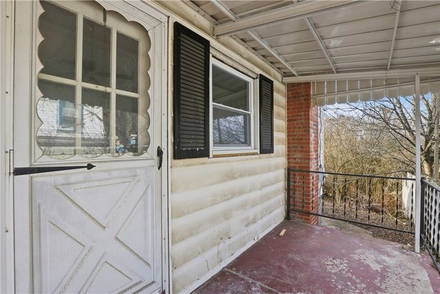 1865 Montour St, Coraopolis, PA 15108