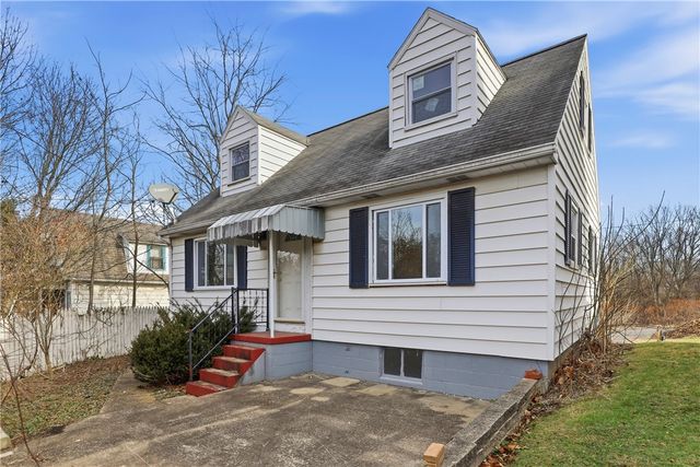 1865 Montour St, Coraopolis, PA 15108