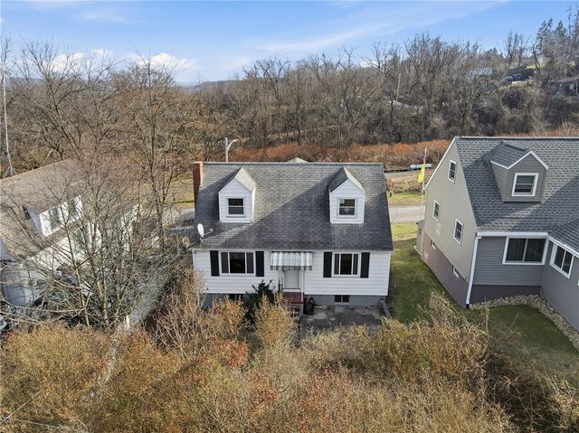 1865 Montour St, Coraopolis, PA 15108