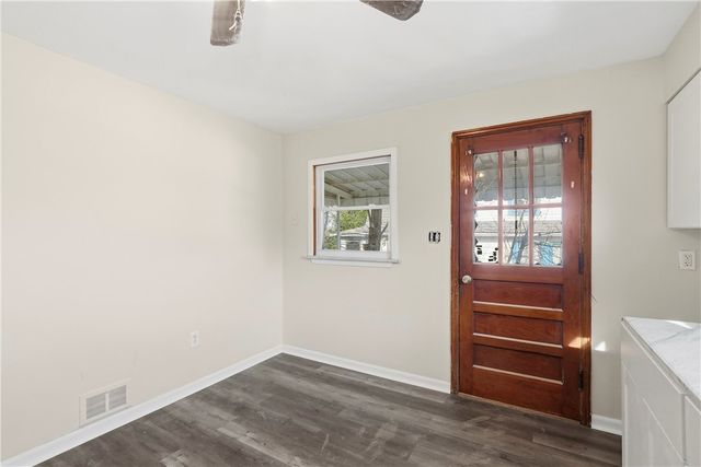 1865 Montour St, Coraopolis, PA 15108