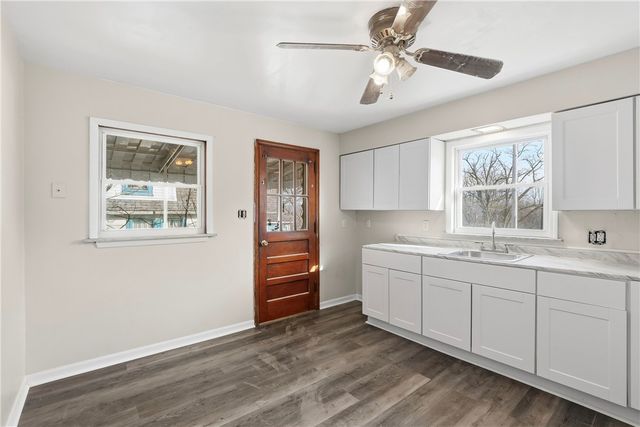 1865 Montour St, Coraopolis, PA 15108