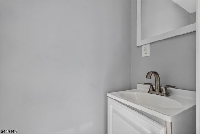 100 Morgan Pl, North Arlington Boro, NJ 07031