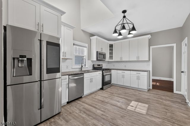 100 Morgan Pl, North Arlington Boro, NJ 07031