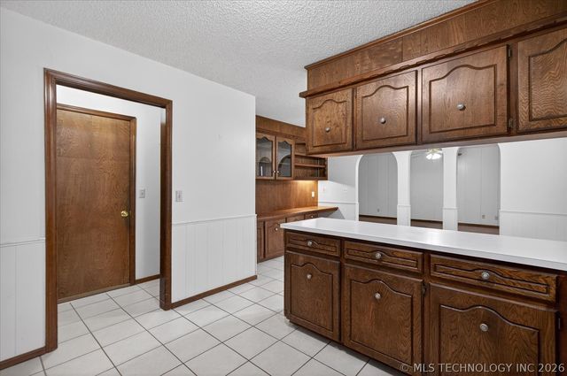 3321 Tuxedo B, Bartlesville, OK 74006