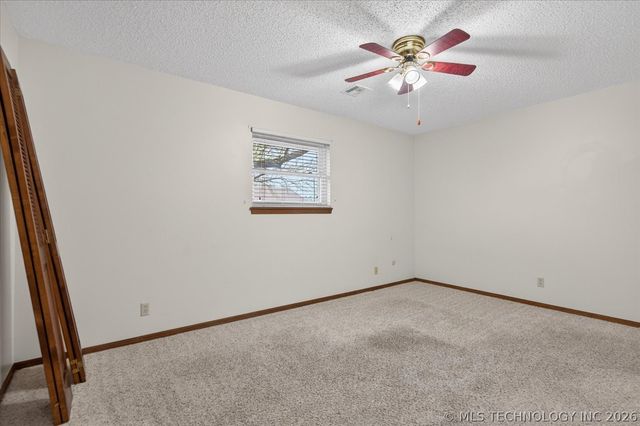 3321 Tuxedo B, Bartlesville, OK 74006