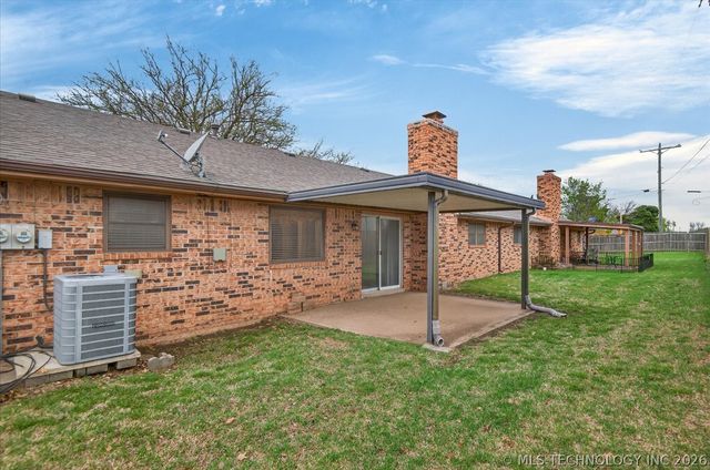 3321 Tuxedo B, Bartlesville, OK 74006