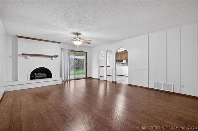 3321 Tuxedo B, Bartlesville, OK 74006