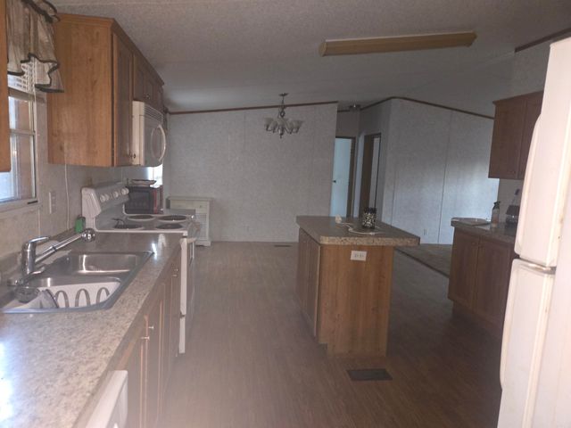 345 Rankin Road, Nashville, AR 71852