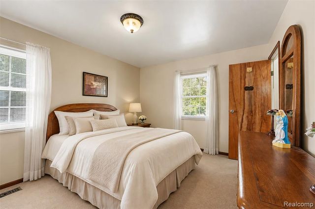 1628 Oneida Trail, Lake Orion, MI 48362