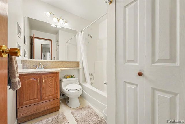 1628 Oneida Trail, Lake Orion, MI 48362