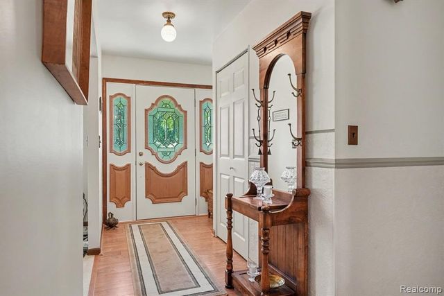 1628 Oneida Trail, Lake Orion, MI 48362