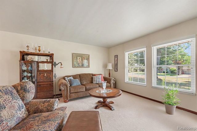 1628 Oneida Trail, Lake Orion, MI 48362