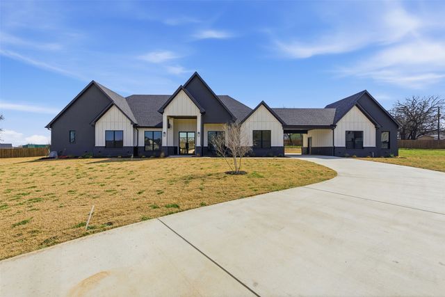 5833 Grey Wolf Court, Fort Worth, TX 76140