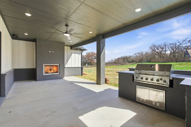 5833 Grey Wolf Court, Fort Worth, TX 76140