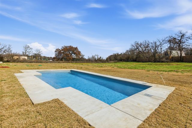 5833 Grey Wolf Court, Fort Worth, TX 76140