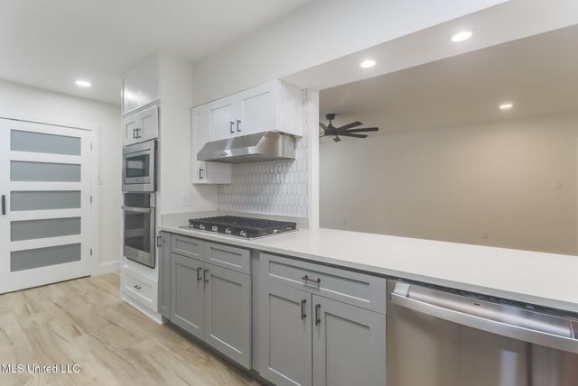 175 Saint Charles Avenue, Biloxi, MS 39530