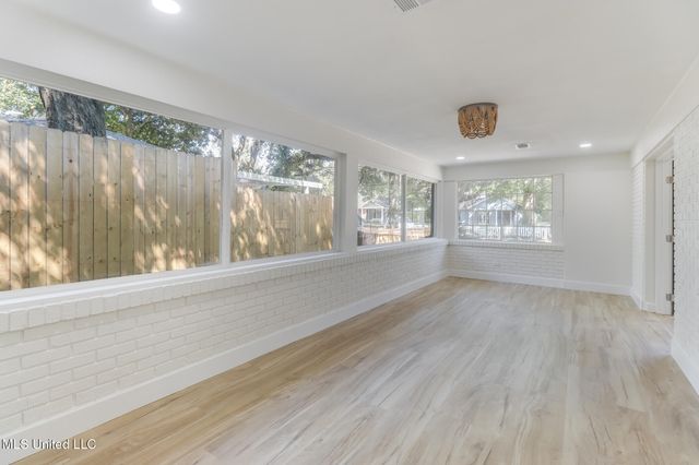 175 Saint Charles Avenue, Biloxi, MS 39530