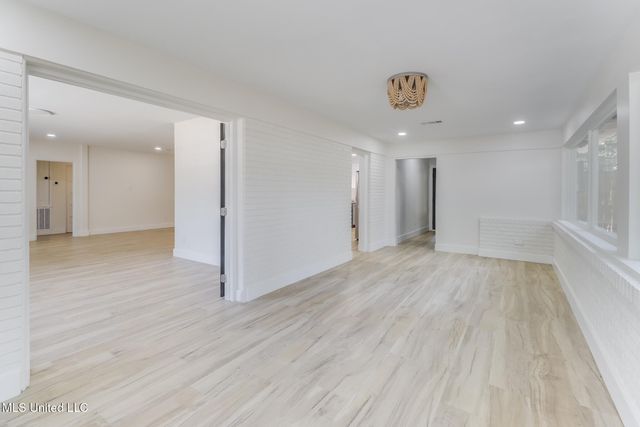 175 Saint Charles Avenue, Biloxi, MS 39530