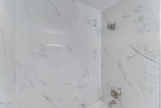 175 Saint Charles Avenue, Biloxi, MS 39530