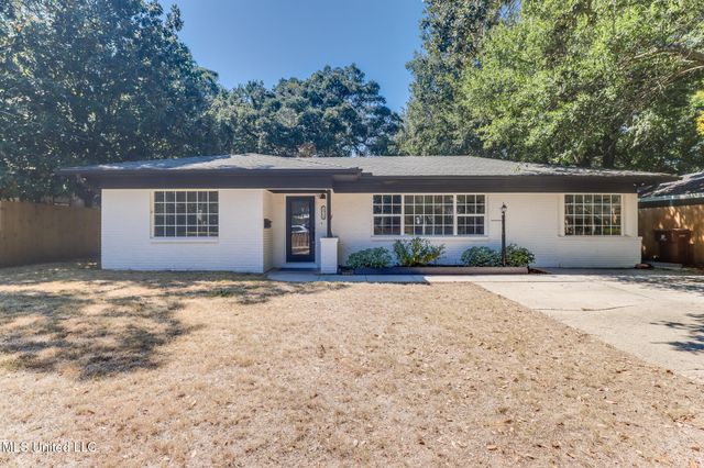 175 Saint Charles Avenue, Biloxi, MS 39530