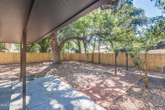 175 Saint Charles Avenue, Biloxi, MS 39530