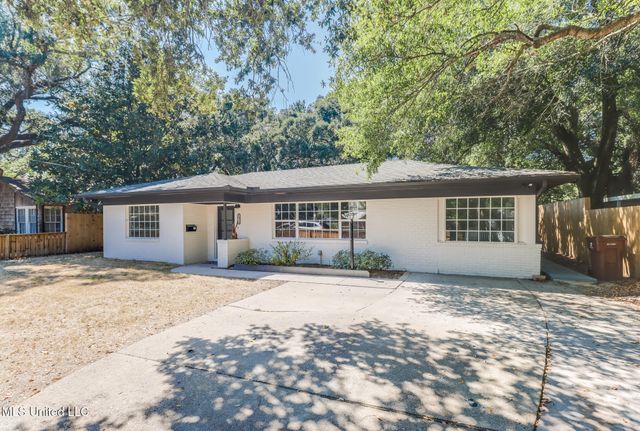 175 Saint Charles Avenue, Biloxi, MS 39530