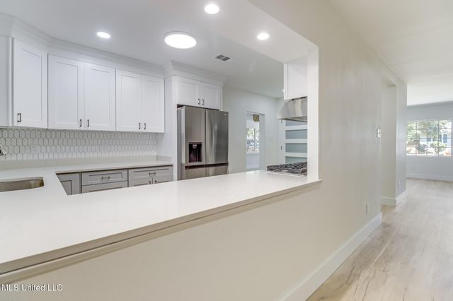 175 Saint Charles Avenue, Biloxi, MS 39530