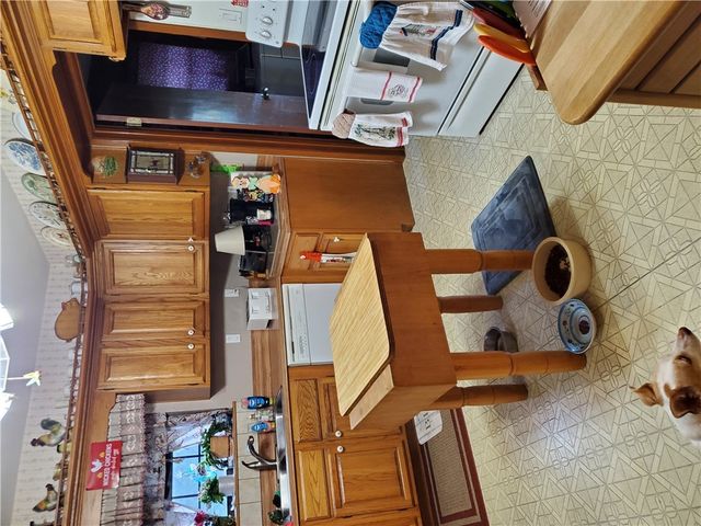 409 W. Morgan St, Franklin, TX 77856