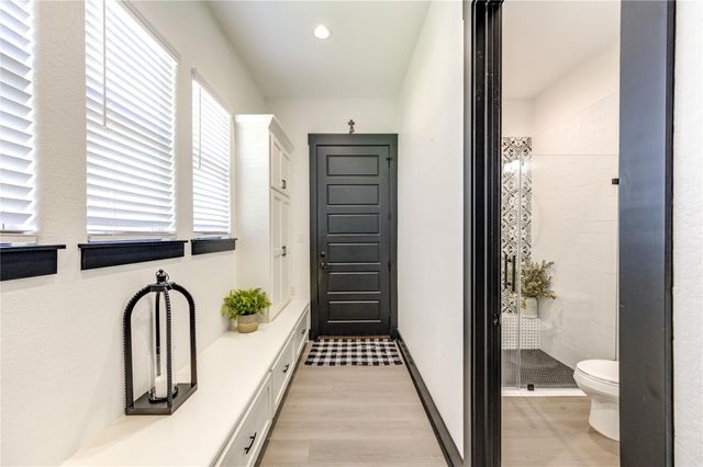 1607 Avenue E, Danbury, TX 77534