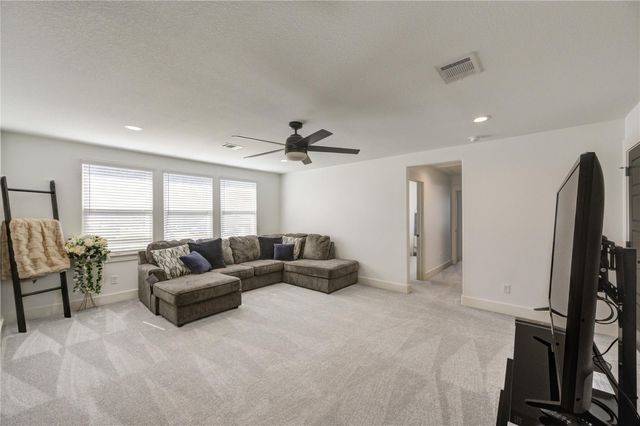 1607 Avenue E, Danbury, TX 77534