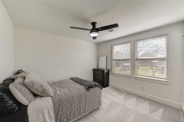 1607 Avenue E, Danbury, TX 77534