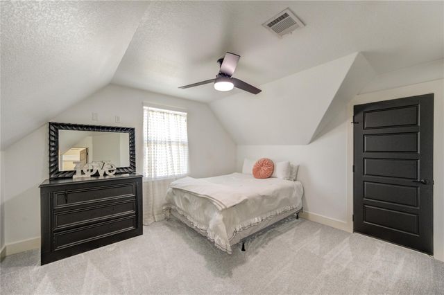 1607 Avenue E, Danbury, TX 77534