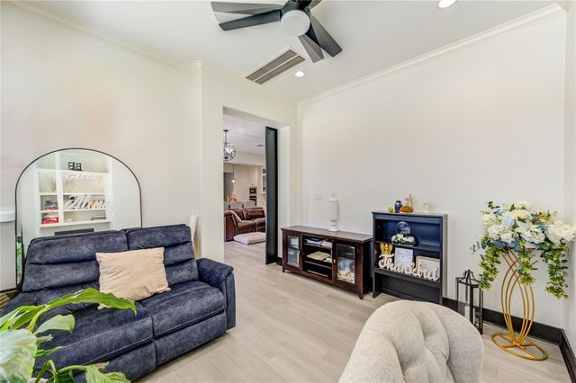 1607 Avenue E, Danbury, TX 77534