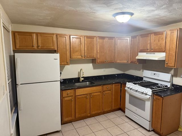 23 Echo Grove 3, Lynn, MA 01905