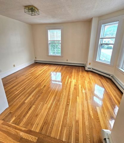 57 Lawrence 2, Waltham, MA 02451