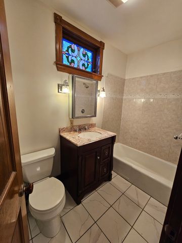57 Lawrence 2, Waltham, MA 02451
