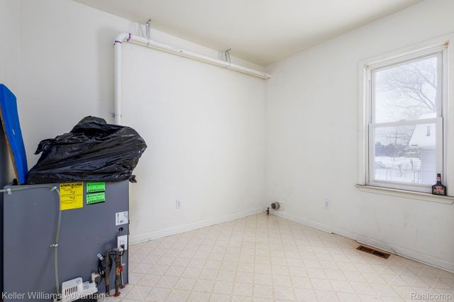 11727 Dyar Street, Hamtramck, MI 48212