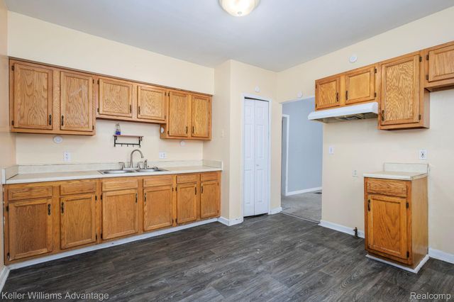 11727 Dyar Street, Hamtramck, MI 48212