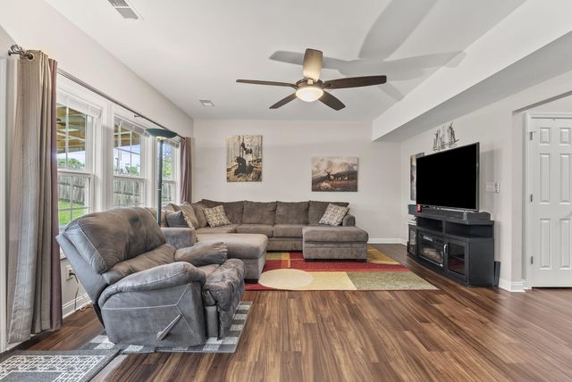 501 Mcpeek Place, Nicholasville, KY 40356