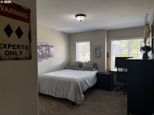 2491 SATTER St, West Linn, OR 97068