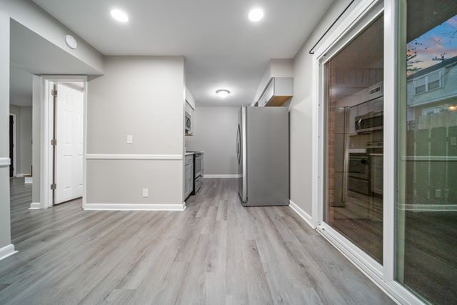 5510 Country Dr Apt 12, Nashville, TN 37211