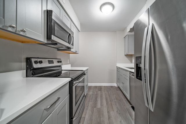 5510 Country Dr Apt 12, Nashville, TN 37211