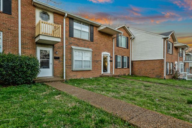 5510 Country Dr Apt 12, Nashville, TN 37211