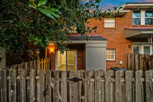 5510 Country Dr Apt 12, Nashville, TN 37211