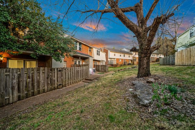 5510 Country Dr Apt 12, Nashville, TN 37211